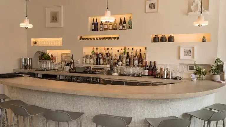 Main bar, ground floor. Transferable full liquor license conveys. Main bar, ground floor. Transferable full liquor license conveys.