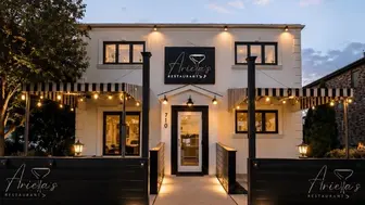 Explosive American restaurant for sale that also features a bar!