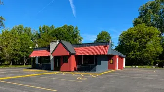 2,444+/- SF Turn Key Restaurant Business For Sale