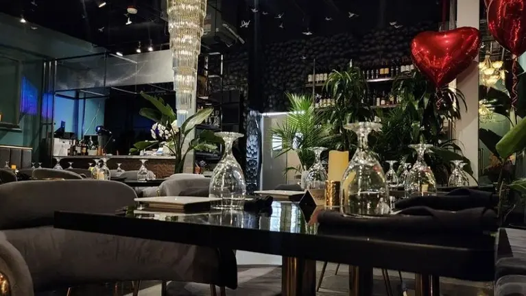 restaurant restaurant