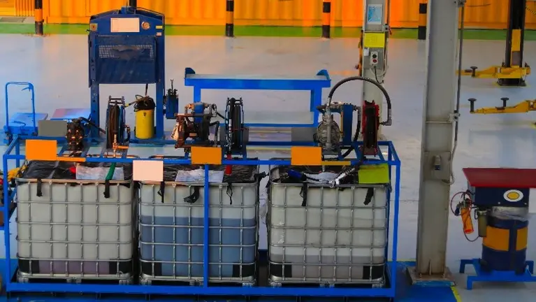 Multi-tote centralized fluid system