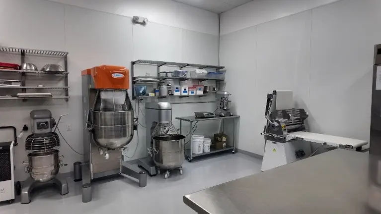 Mixers and shelters Mixers and shelters