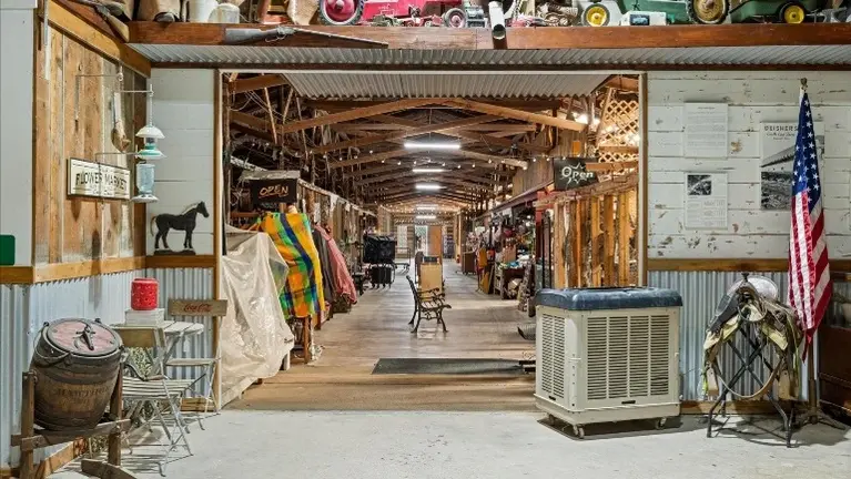 Entry to the vendor booths 