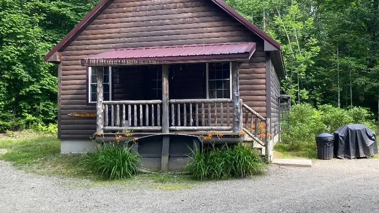 Cabins are fully furnished 