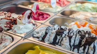 Indulgent Desserts & Sweet Experiences