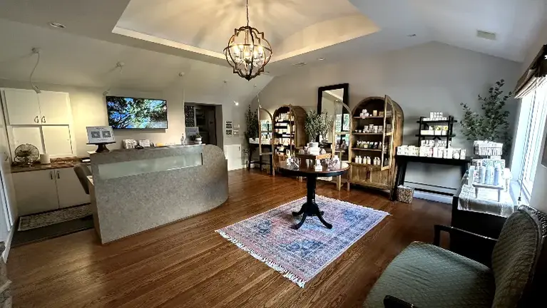 Front lobby/retail