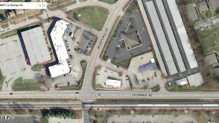 at least 13000 vehicles per day passing by La Grange Rd at least 13000 vehicles per day passing by La Grange Rd