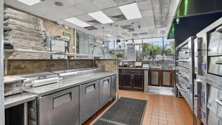 Pizzeria Oven Area