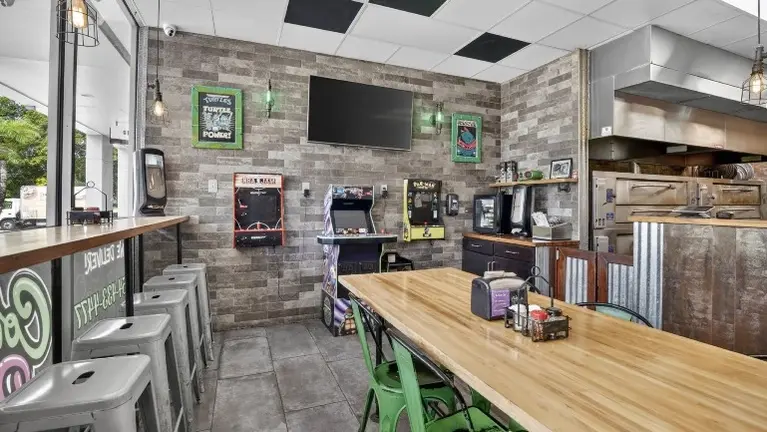 Pizzeria Lobby Pizzeria Lobby