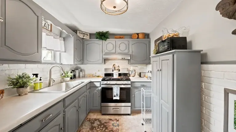 Kitchen in SF (Offered Separately) Kitchen in SF (Offered Separately)
