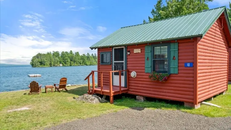 Cabin 10 Exterior... Cabin 10 Exterior...