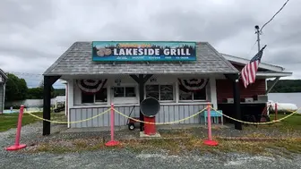 Grill on Lake w/ Docks, Pavilion, Fully equipped  2 Hoods in KIT 295k