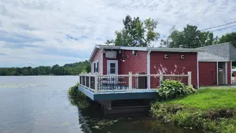 Lakeside Grill w/ Docks, Pavilion, Fully equipped  2 Hoods in KIT 295k