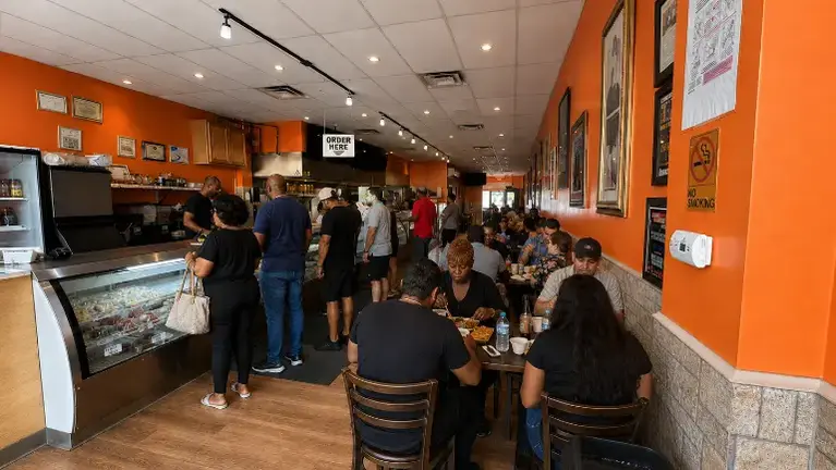 Busy lunch and walk-in