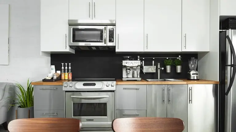 Full kitchen Full kitchen