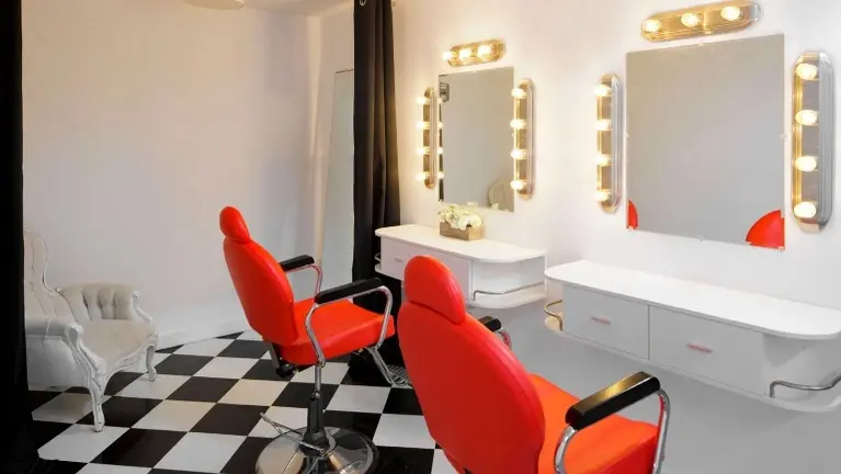 Make up and changing room Make up and changing room