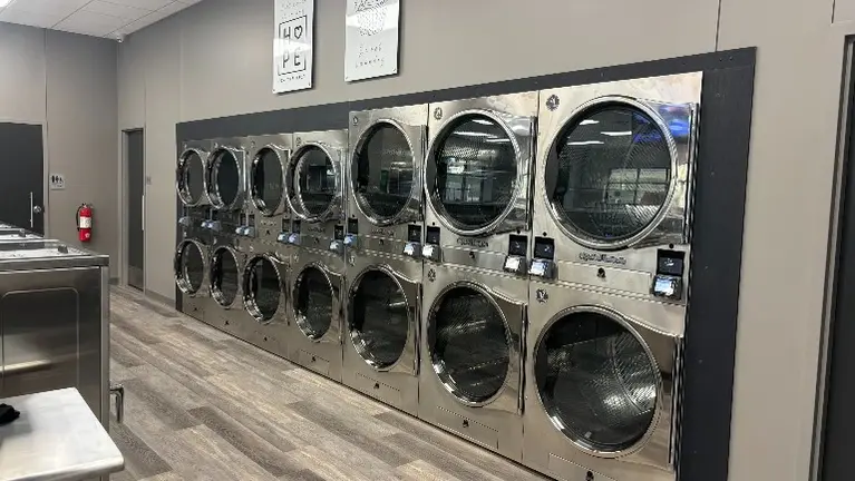 Multiple machines for plenty of customers! Multiple machines for plenty of customers!
