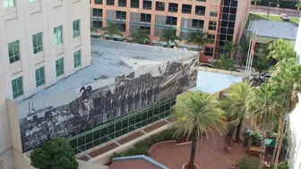 Turnkey 2nd-Generation Restaurant in Downtown Fort Myers