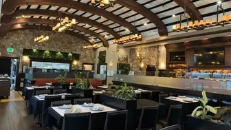 Best corner location restaurant in the heart of Downtown Willow Glen