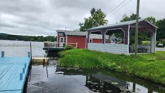 Lakeside Grill w/ Docks, Pavilion, Fully equipped  2 Hoods in KIT 