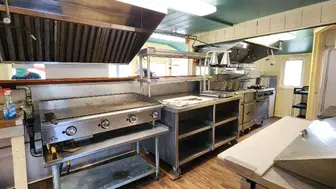 Seasonal Ice Cream & Burger Restaurant w/ Prop on Nassau Lake $295k