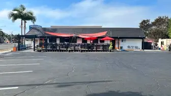 Restaurant w/Full Bar