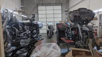 Motorcycle service shop, servicing American V-Twins