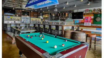 Neighborhoiod Successful Bar for sale with No Kitchen