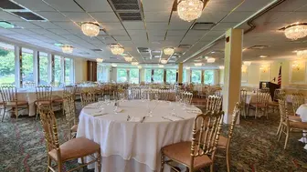 50+ Yr Estab 16,000SF Banquet Facility on Golf Course w/ Grill & Rest