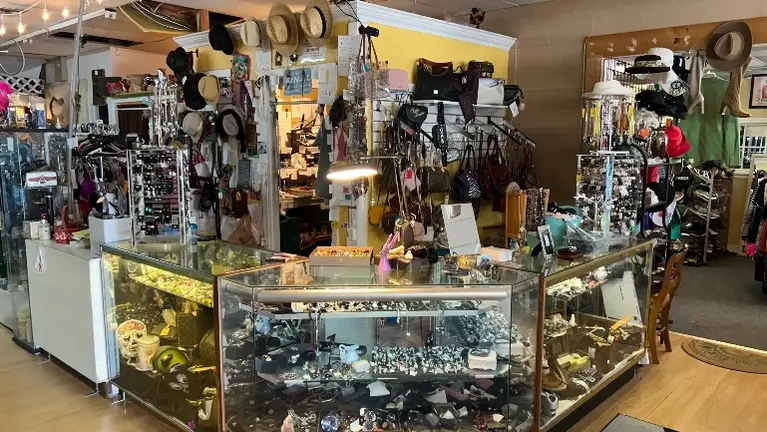 purses, perfumes, jewelry make the shopping experience purses, perfumes, jewelry make the shopping experience