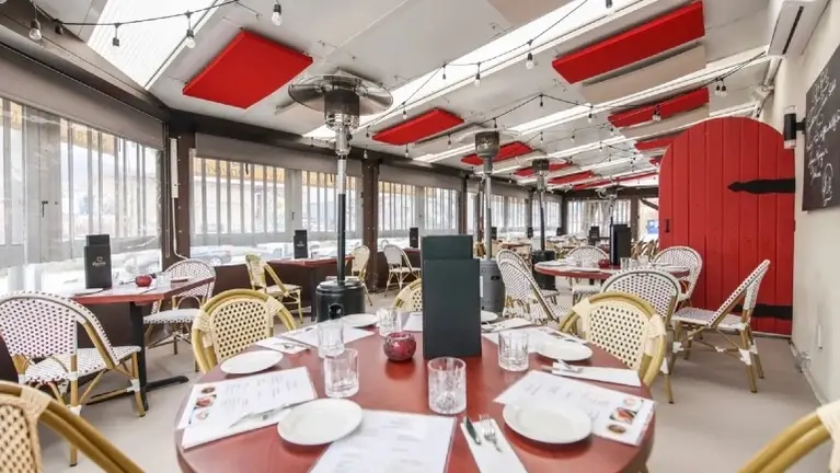 COVERED YEAR-ROUND PATIO- A/C /HEATED COVERED YEAR-ROUND PATIO- A/C /HEATED