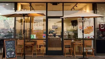 Turnkey Café in Prime Northridge Shopping Center