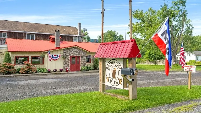 High-visibility State Route 7 restaurant property with ample parking