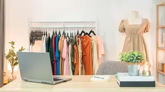 Profitable Business in Online Specialty Apparel Supply