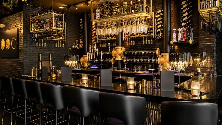 Premium full service bar area Premium full service bar area