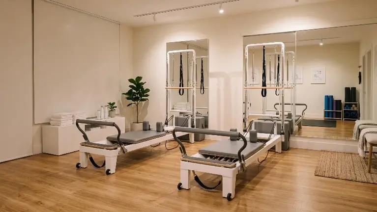 This Photo is not an actual studio photo. This Photo is not an actual studio photo.