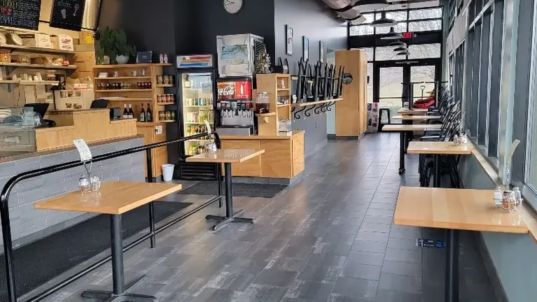 Clean, inviting in-store dining. Clean, inviting in-store dining.