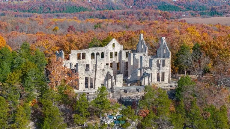 Ha Ha Tonka State Park 5 minutes away Ha Ha Tonka State Park 5 minutes away