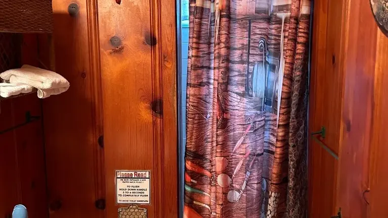 Fish Cabin Bathroom Fish Cabin Bathroom