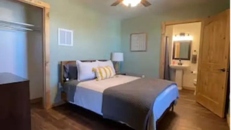 Another Ex Bedroom Another Ex Bedroom