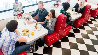 Very Rare: Top Location Breakfast & Lunch Great Landlord Ca$h Cow!