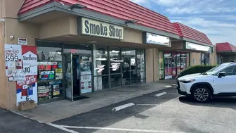 Well-Established Smoke & Gift Shop in Prime OC