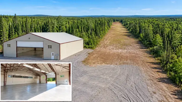 Hanger Airfield + Housing Hanger Airfield + Housing