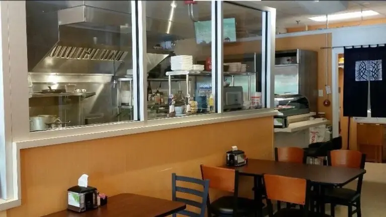 Cozy/Causal dinning area Cozy/Causal dinning area