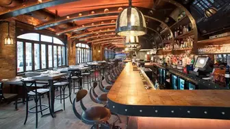 Turnkey/ prime Greenpoint location