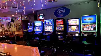 Freestanding restaurant/bar w/ 6 poker machines in Corvallis