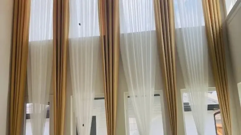 Curtain Install Curtain Install