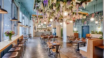 Turnkey Chicago Restaurant, Established Brand, Exceptional Lease Term