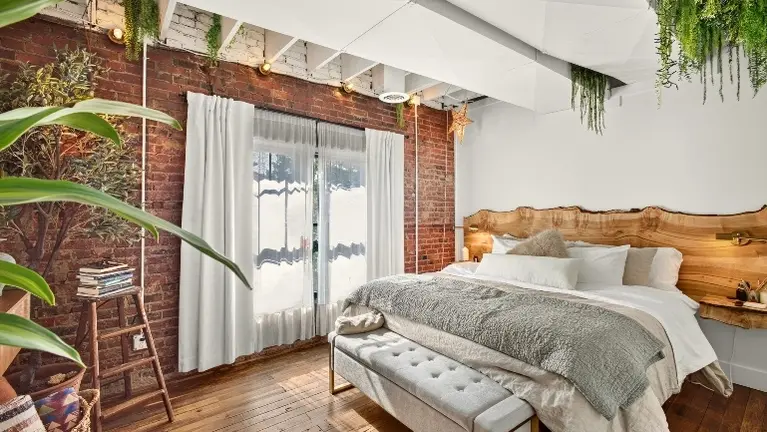 Upstairs Bedroom  / 3500 sq ft apartment 
