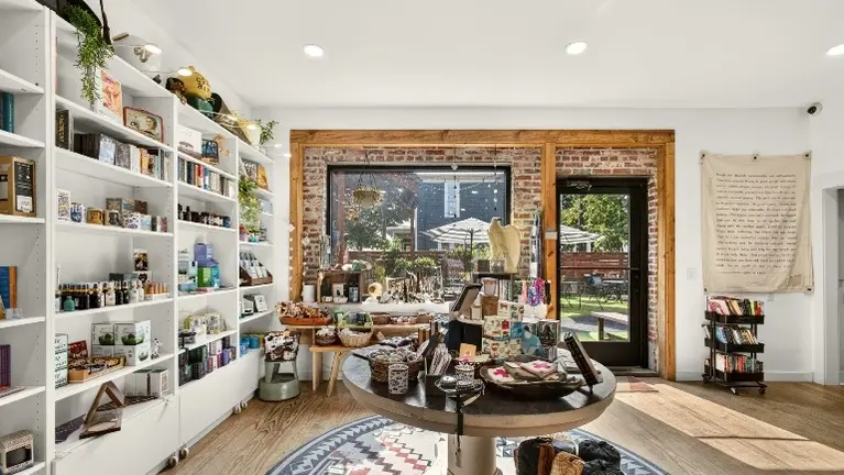 Retail Room / Courtyard view